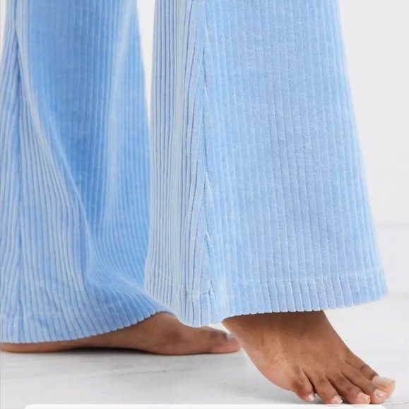 NWT! Aerie, Groove-On Velour High Waisted Flare Pants, Light Blue, Size Small - Picture 3 of 9